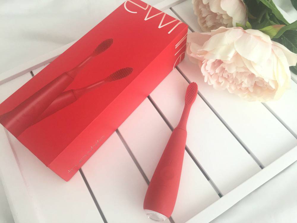 silicone-toothbrush-review-by-Truewhite